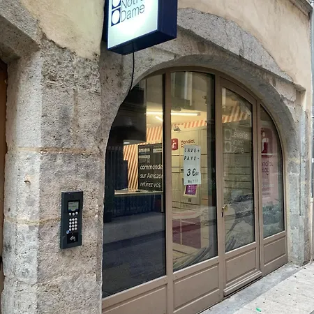 Rue Chenoise Hyper Centre 公寓